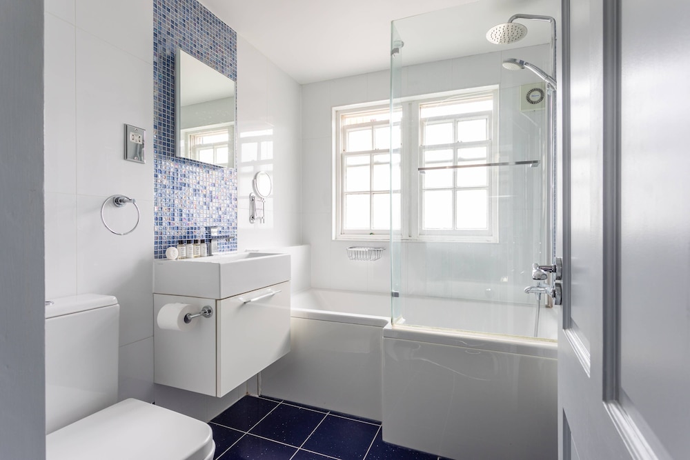 Molyneux Street II by Onefinestay