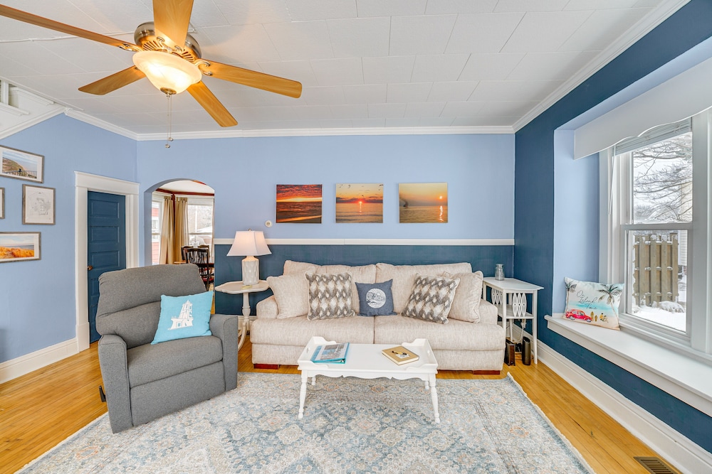 Ludington Home w/ 6 Bicycles < 1 Mi to Beach!