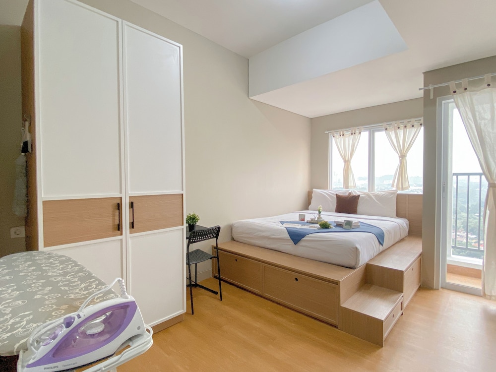 Modern Minimalist Studio Apartment Lrt City Sentul - Royal Sentul Park