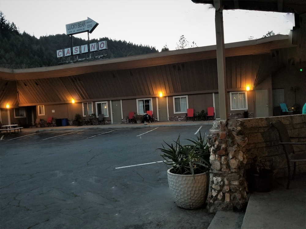 Bigfoot Motel