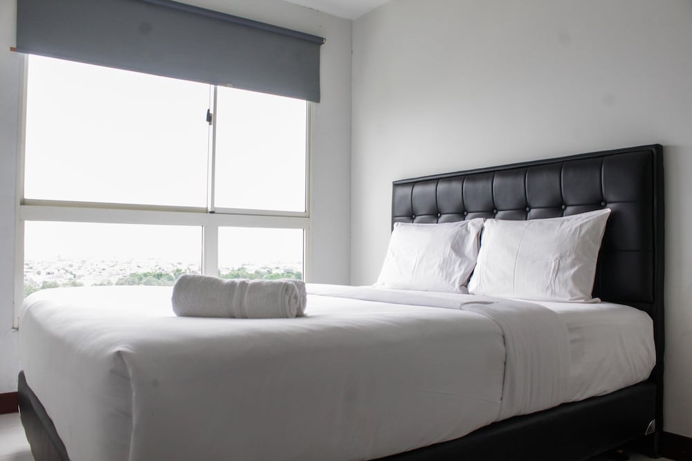 Minimalist and Comfy 1BR Apartment Scientia Residence view 2