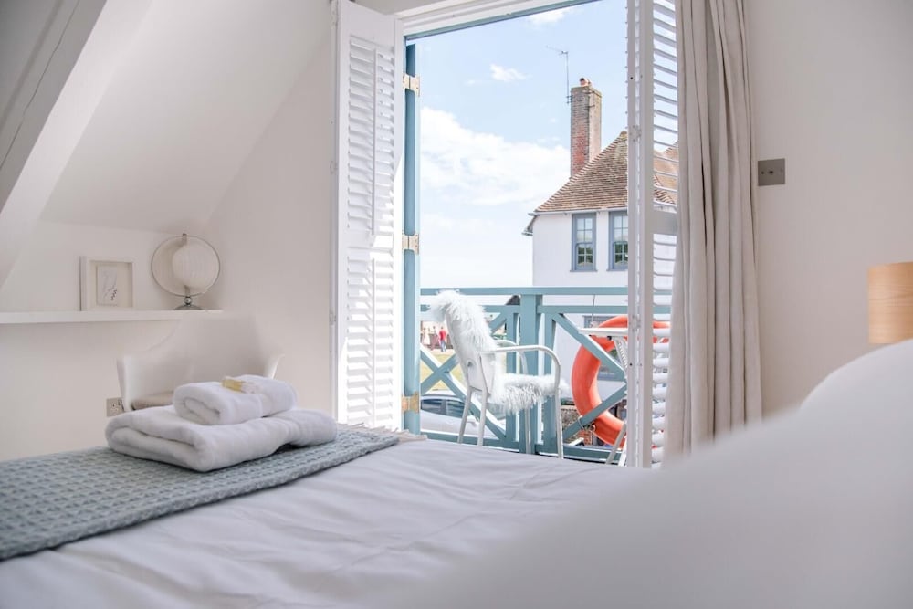 Seahorse Cottage, Aldeburgh view 2