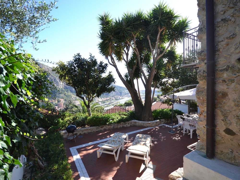 Family Stay in French Riviera view 4
