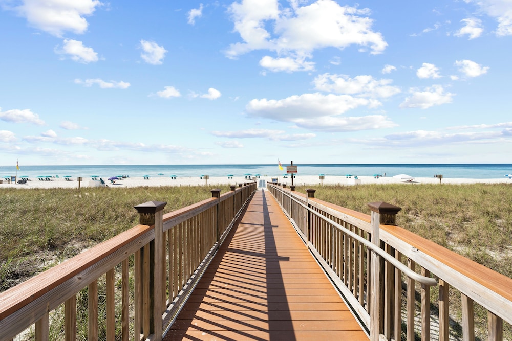 Beach Colony W7C - Covered Parking Included