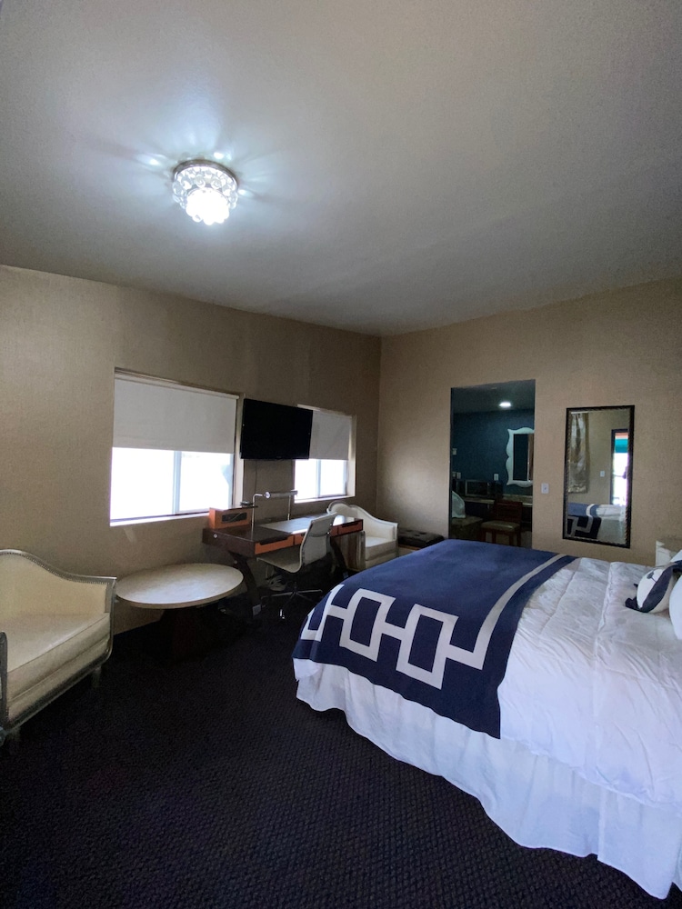 Crown Motel