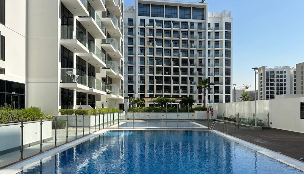 Elegant Studio w Balcony View Near Downtown Dubai