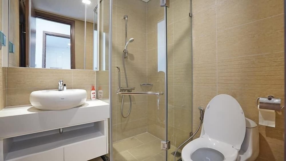 Bayhomes D'Capitale Serviced Apartment