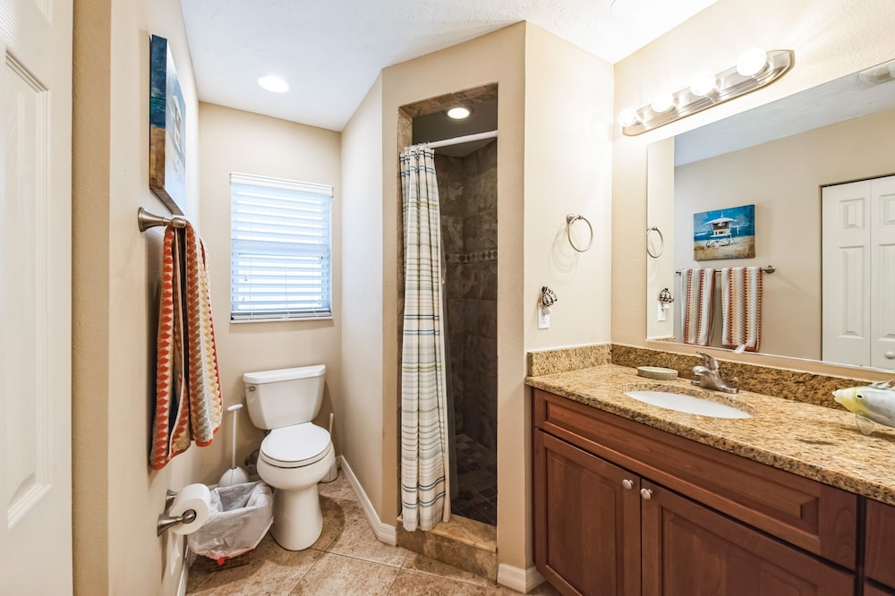Comfy Home W/ Heated Pool Near Siesta Key Beach 2 Bedroom Home