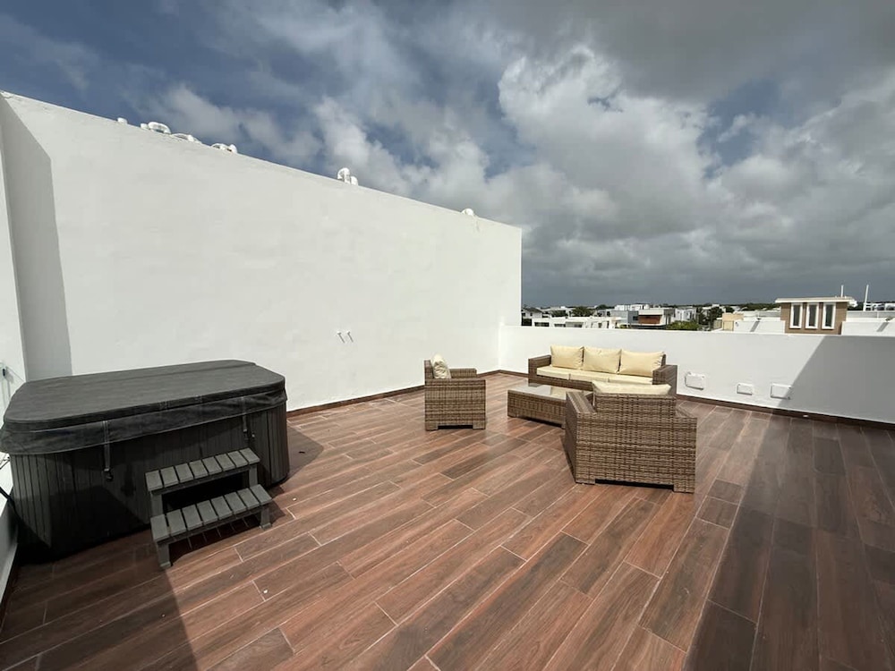 Unique B-202 NOK Unique 2BR Apartment by Vistacana Rentals
