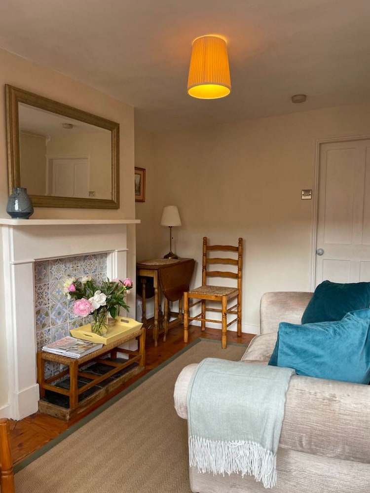 Historic 1Bd Cottage In Heart Of Farnham
