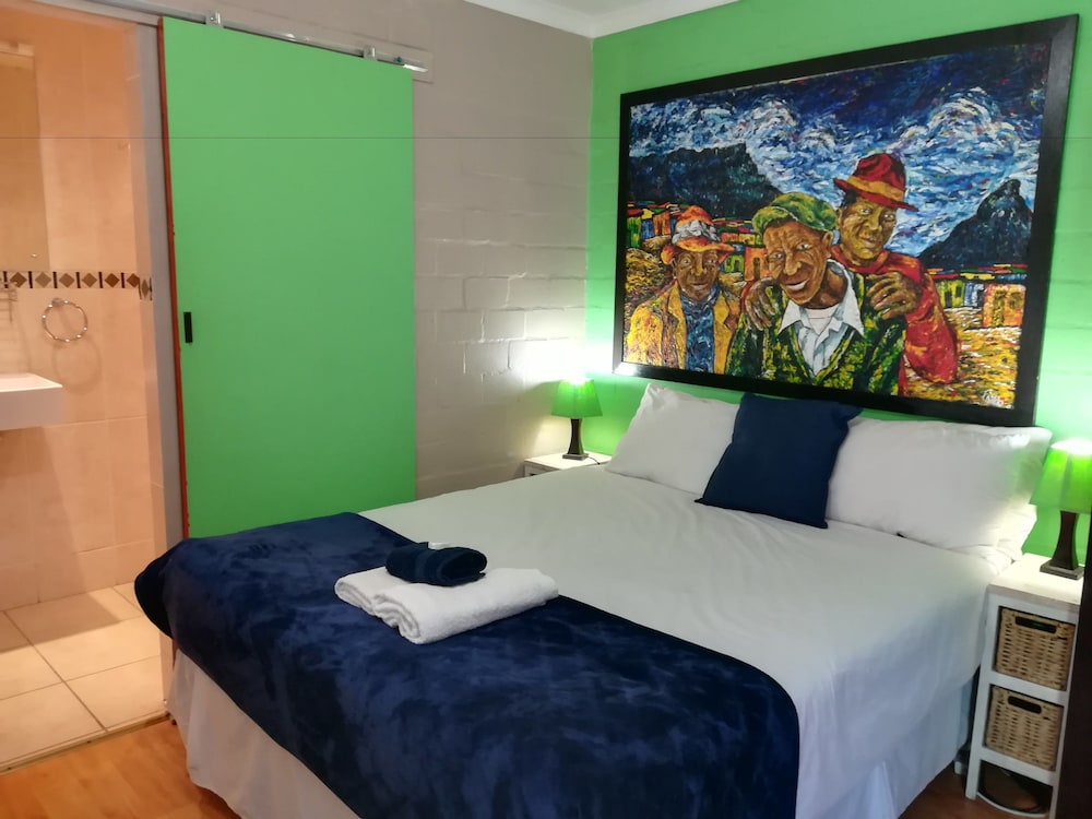 Saltycrax Backpackers and Adventures