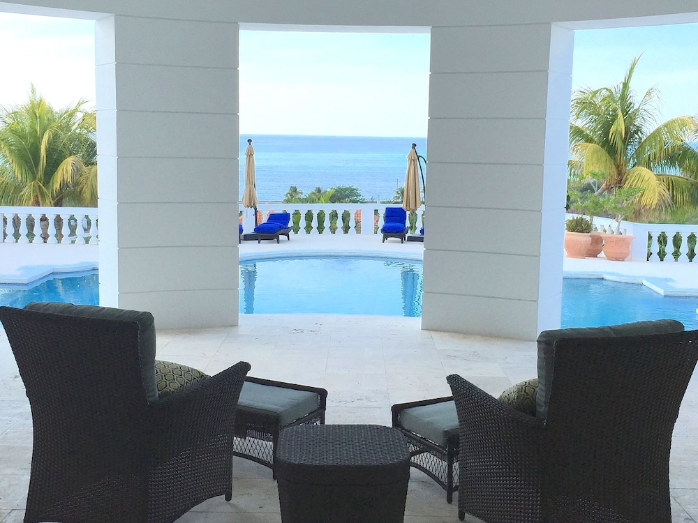 Nassau - Paradise Island Vacations - Ocean West Boutique Hotel - Property Image 1