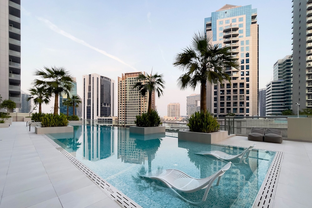 Luxe 3BR with Burj Khalifa view