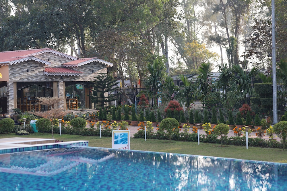 Golden View Resort & Restaurant