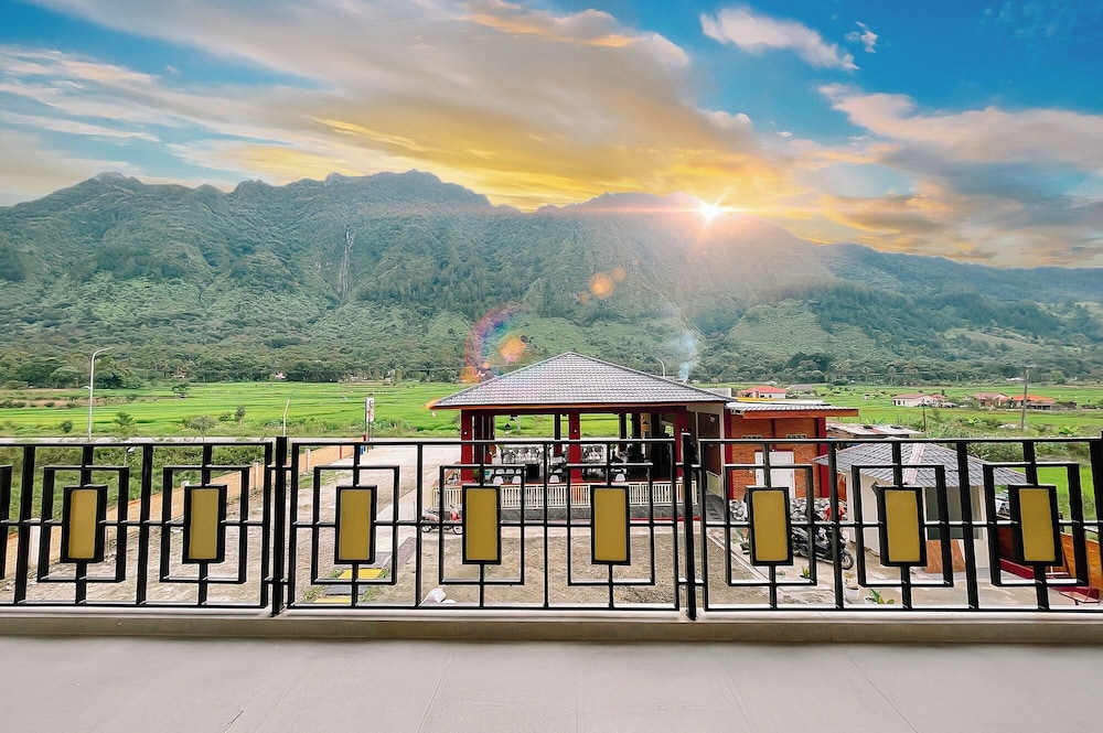 Simangande View & Resto By Helocus