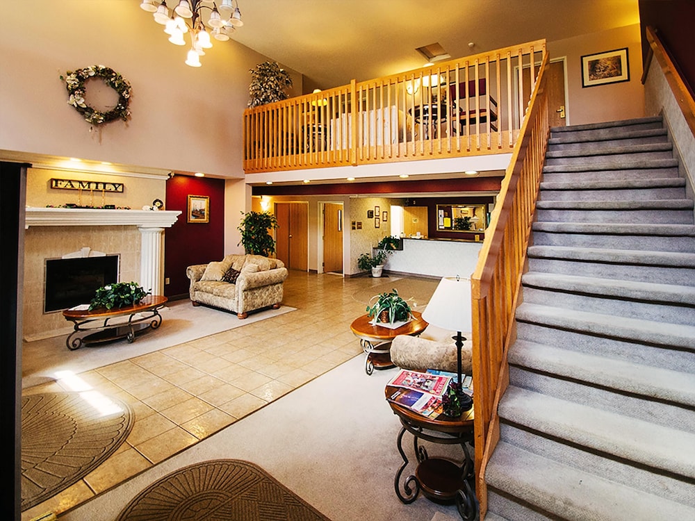 Urbana Inn & Suites view 2