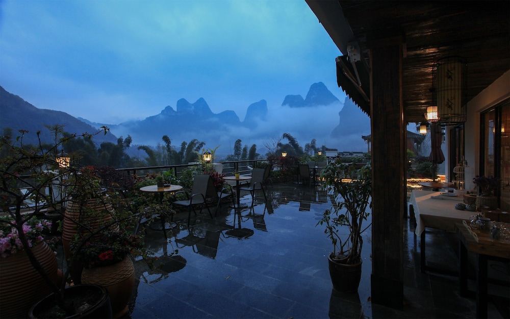 Yangshuo Xingping Island Resort