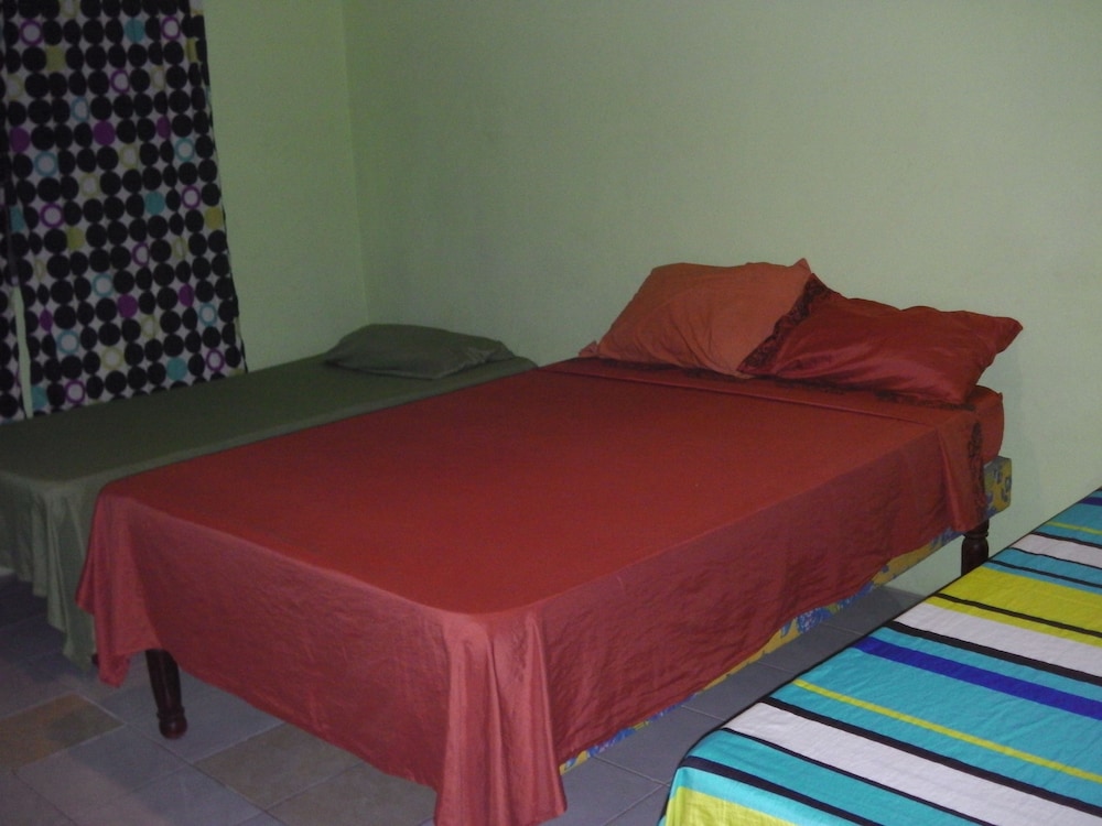 Yardie Guest House - Property Image 31