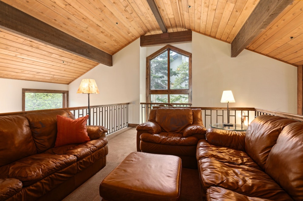 Ridgepoint - Three Bedroom with Spa #128 3 Condo