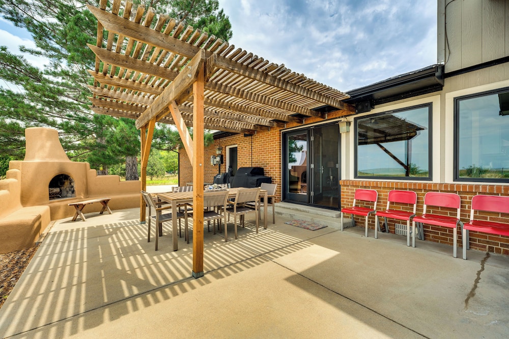 Mtn-view Home w/ Pickleball Court in Louisville!
