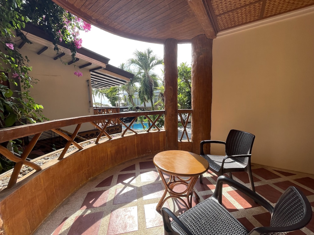 Red Coconut Beach Hotel