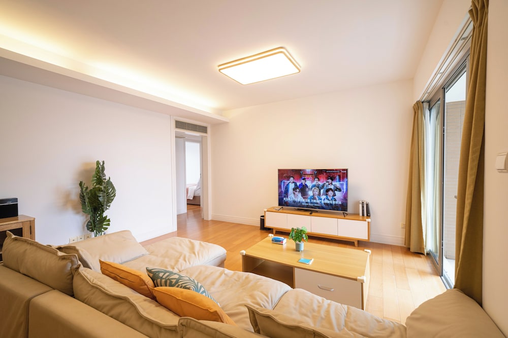 Tyms Modern 3BR 2BA Apt Near Metro