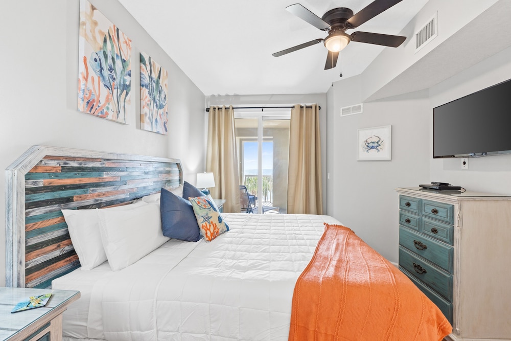 Grand Panama Beach Resort by Book That Condo