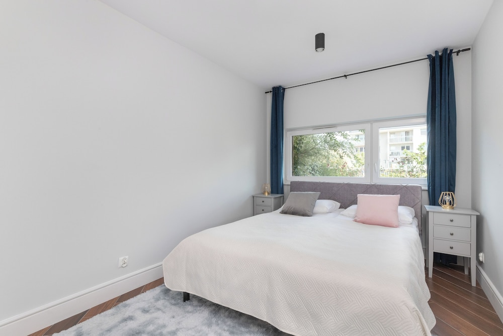 Unique Apartment in Gdańsk by Renters view 4