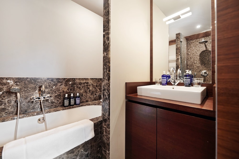 Indrani Lodge