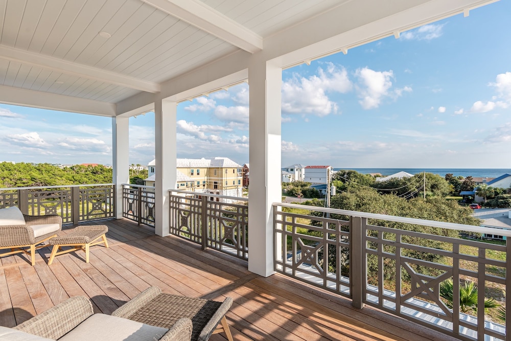Rooftop Deck Gulf View Pool Firepit Walk to Beach Rosemary Beach