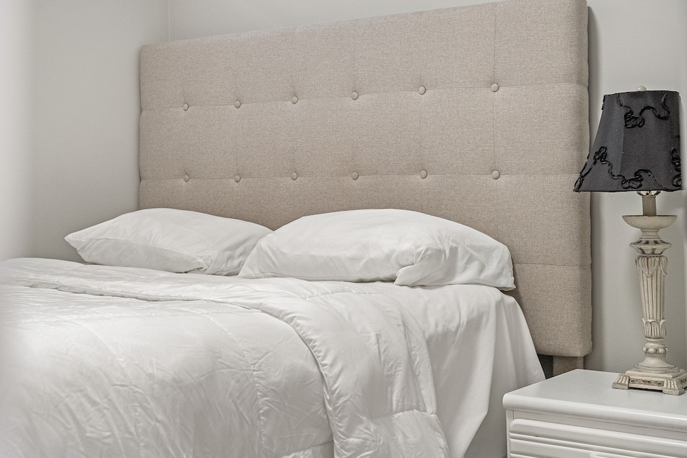 2 Bedrom 3 Beds Suite - Image 3