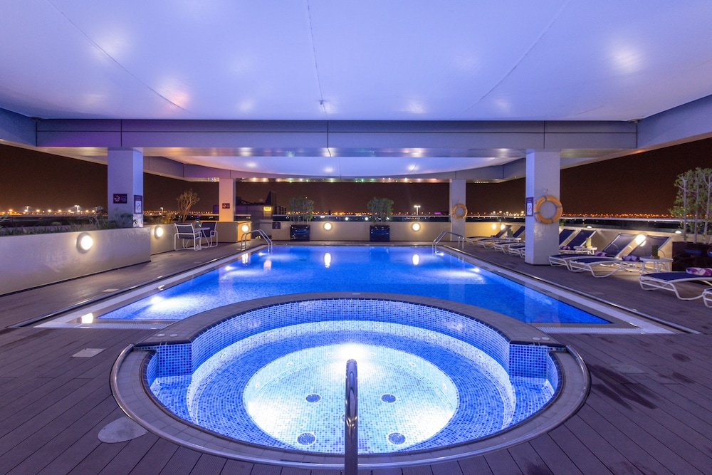 Premier Inn Abu Dhabi Airport (Business Park) Hotel 18