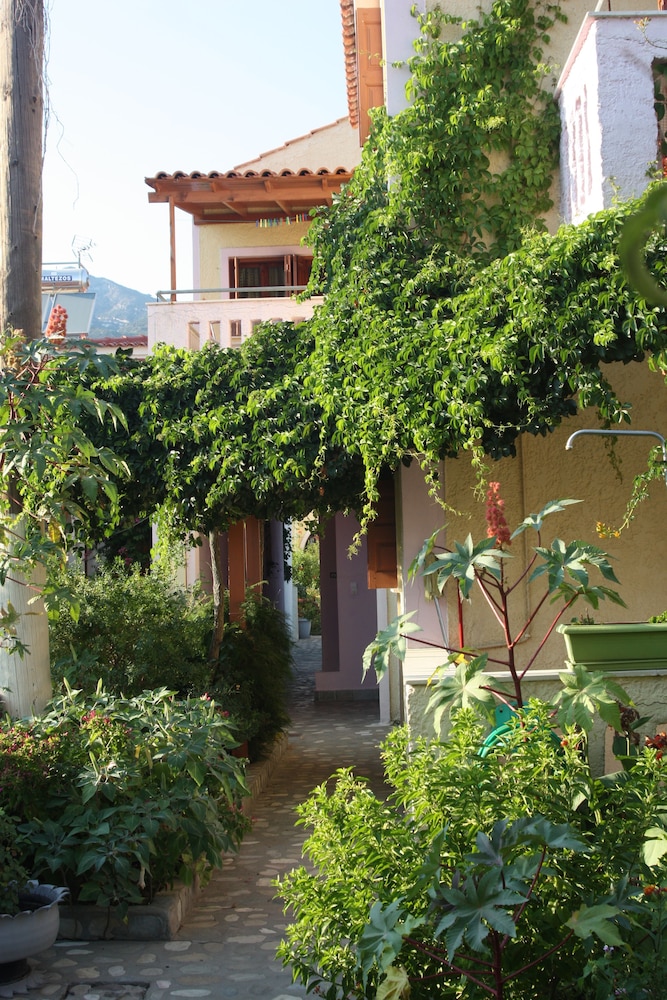 Smaragda Hotel