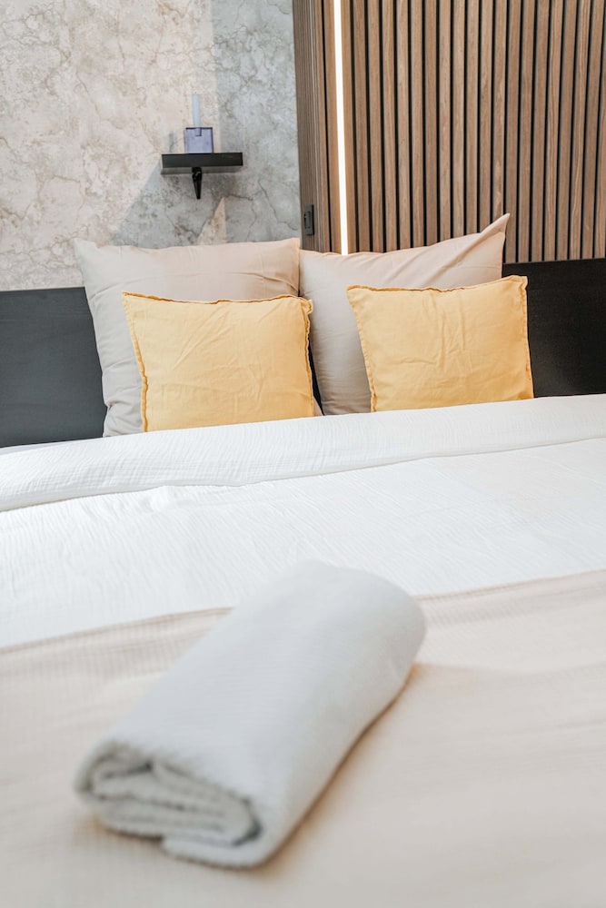 Comfy 5BR Apartment in Heart of Ghent