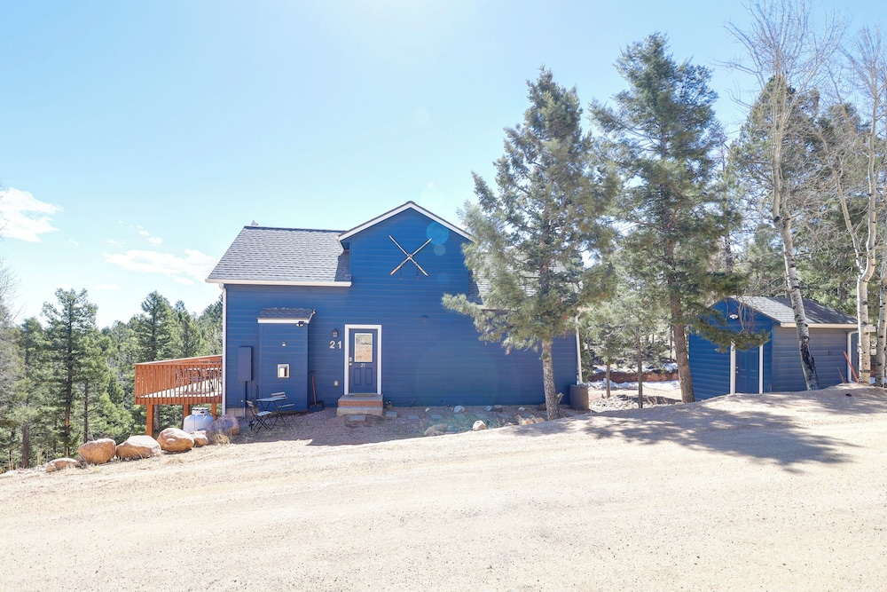 Colorado Cabin Getaway Near Pikes Peak! view 4