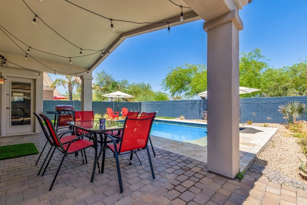 Walk 2 TPC Mayo Swim Putt Grill Heated Pool