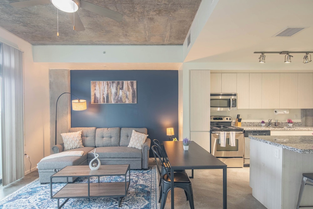 ROVE LIVING/KL - Roosevelt Point