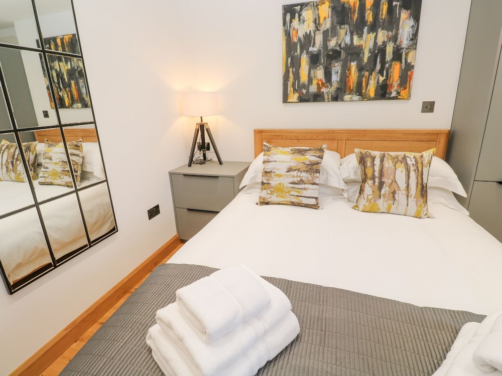 2 Salubrious Terrace