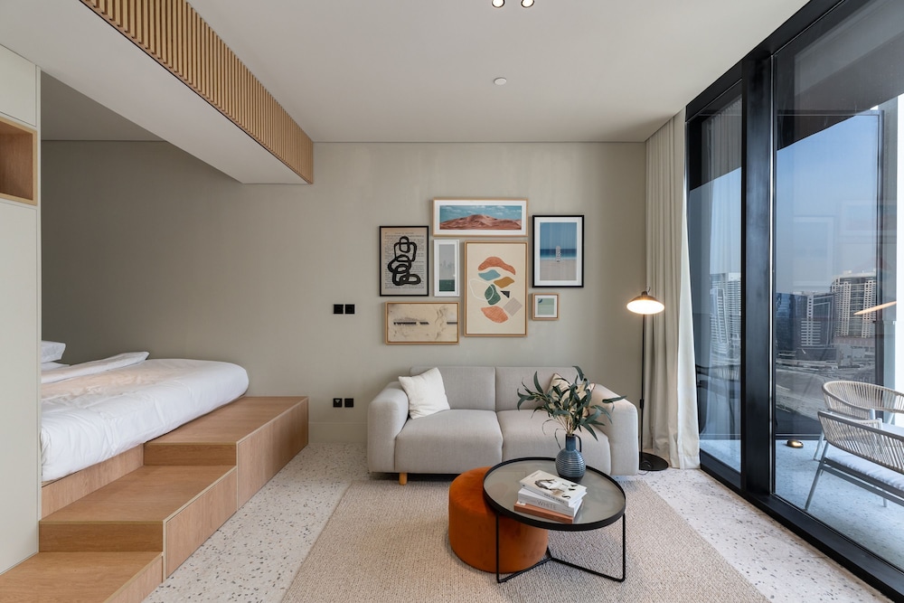 Upside Living - 1807 - BB