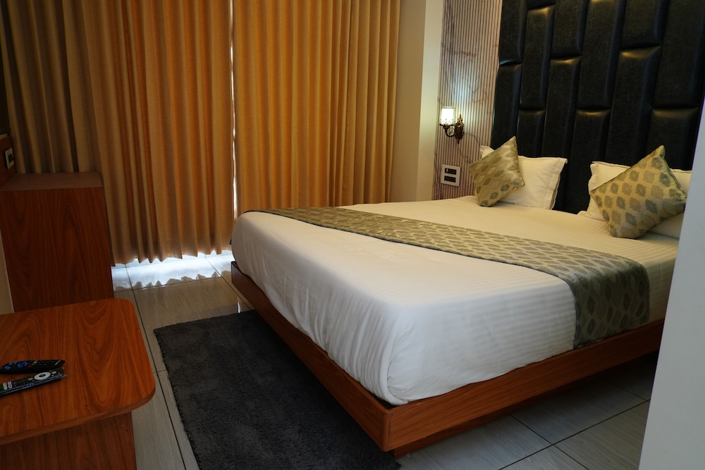 HOTEL BHAGYALAXMI LUXURY INN