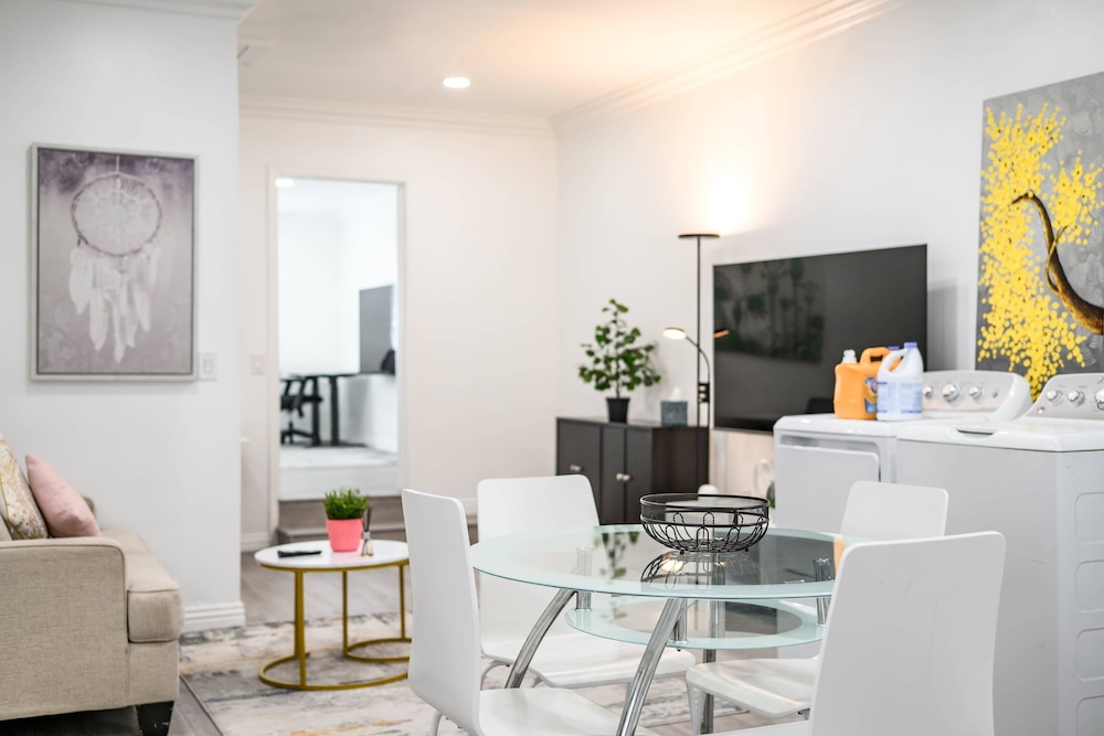 Spacious & Bright Home Fully Equipped