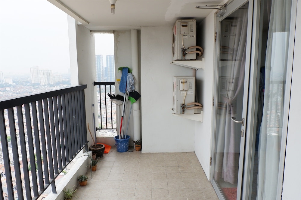 Exclusive 1BR Apartment The Wave Kuningan near Epicentrum