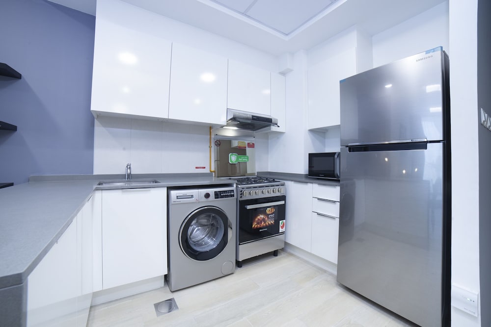 Sophisticated Modern 1 BR on Blooms A JVC