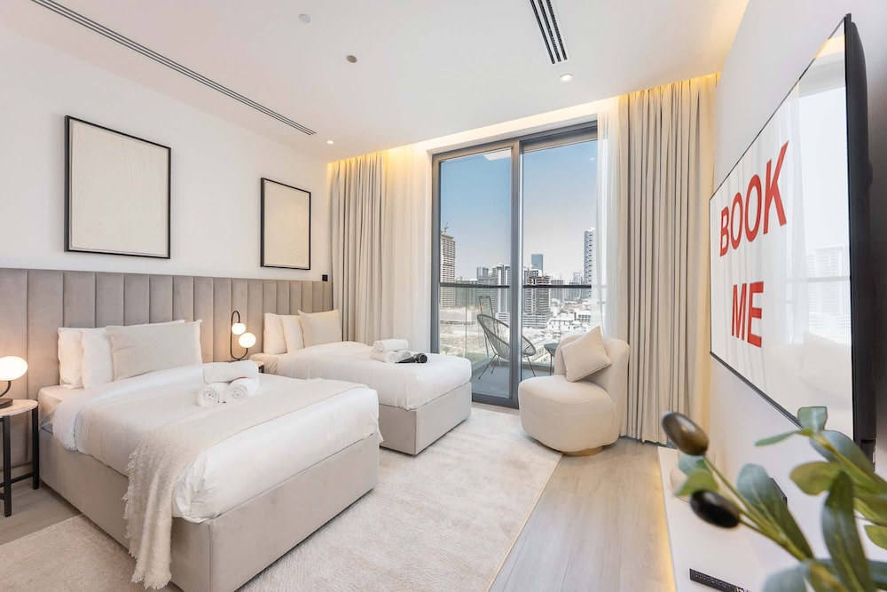Sleek Studio in The Ivy Tower JVT
