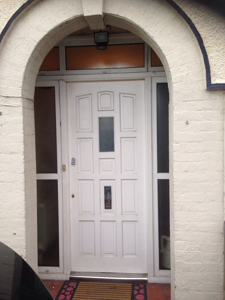 Barking Guest House