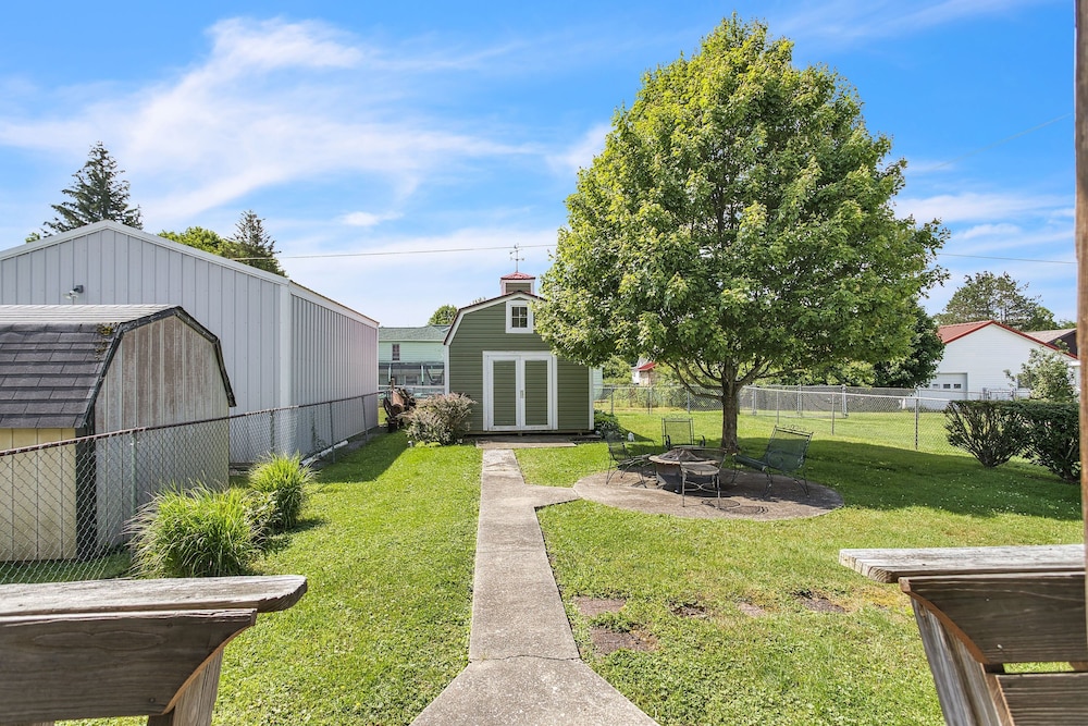 Home Port - Spacious Retreat In Prime Location 4 Bedroom Home
