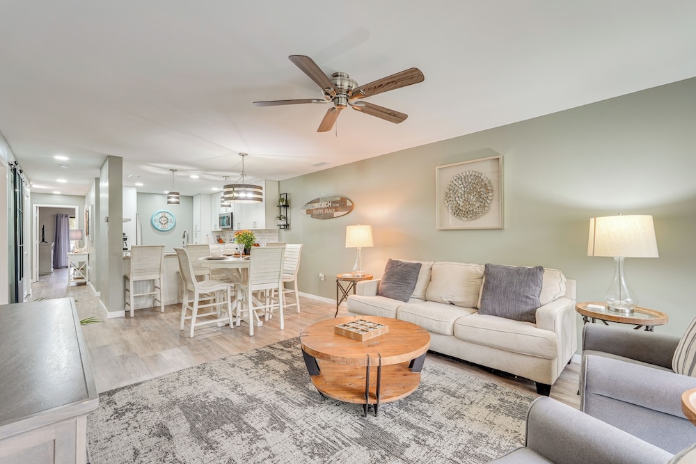 Pool & Beach Trolley Access: PCB Resort Condo!