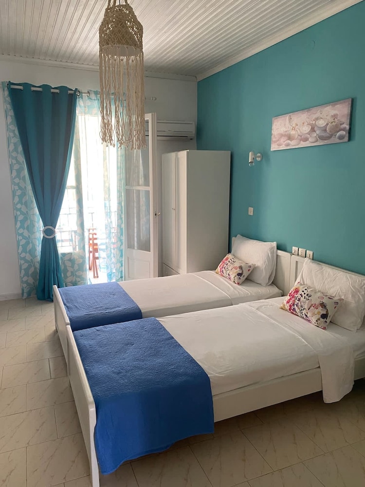 Alonnisos Beachfront Nest - Cozy Summer Getaway