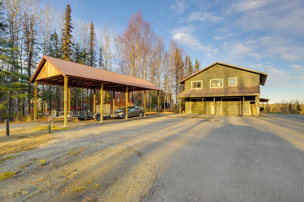 River Views & Fire Pit: Cozy Soldotna Apartment!
