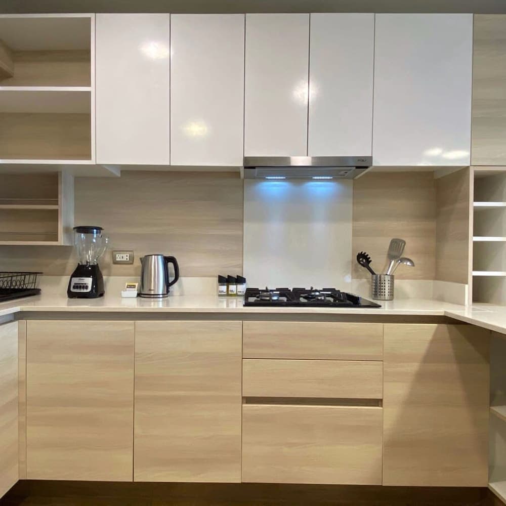 Perfect 1BR With Balcony in Luxurious Building